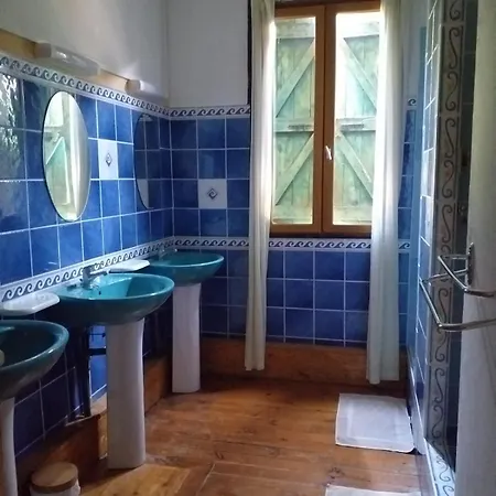 Du Lavoir בית הארחה *